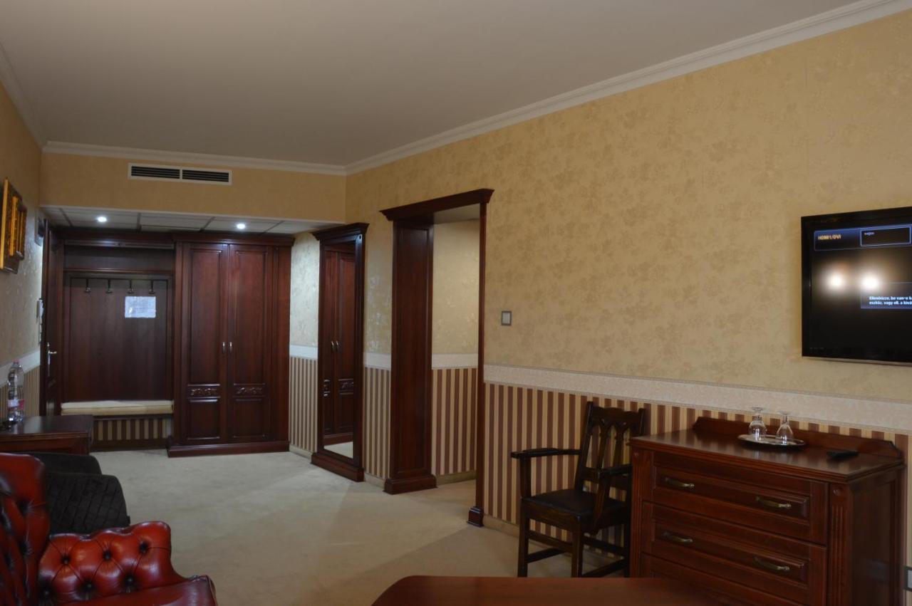 Hotel Obester Debrecen Luaran gambar