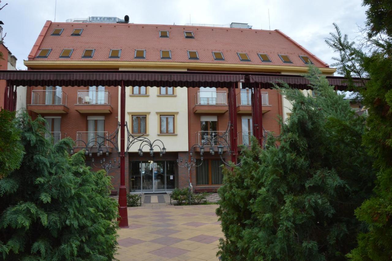 Hotel Obester Debrecen Luaran gambar