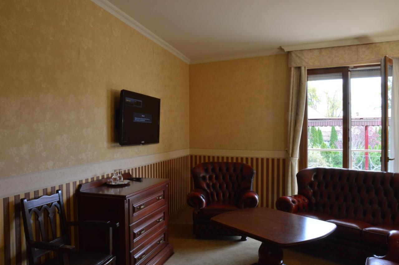 Hotel Obester Debrecen Luaran gambar